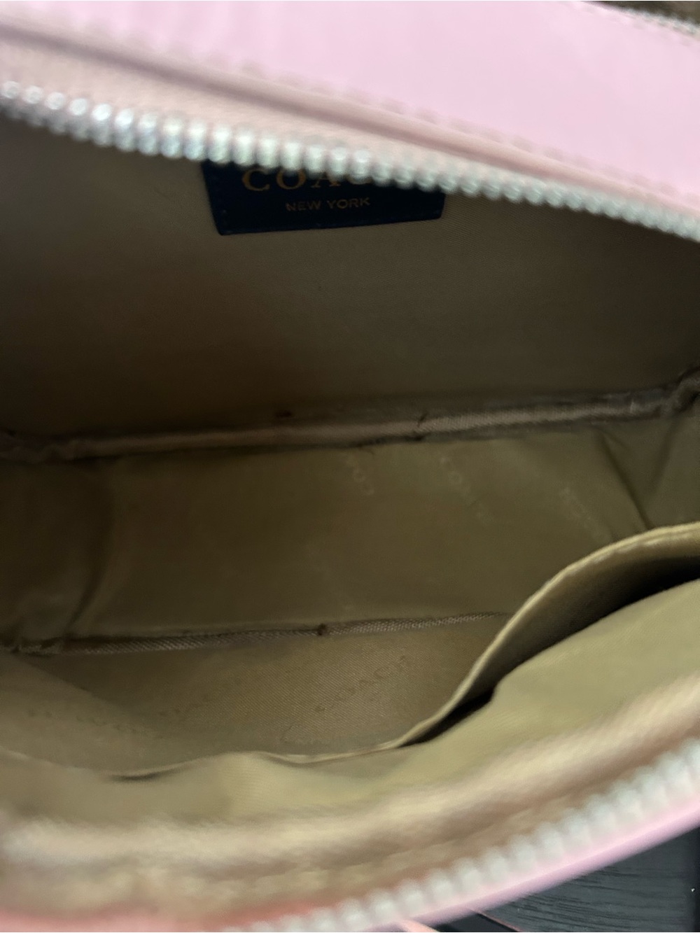 Crossbody bag with Pink Trim - Picture 5 of 7